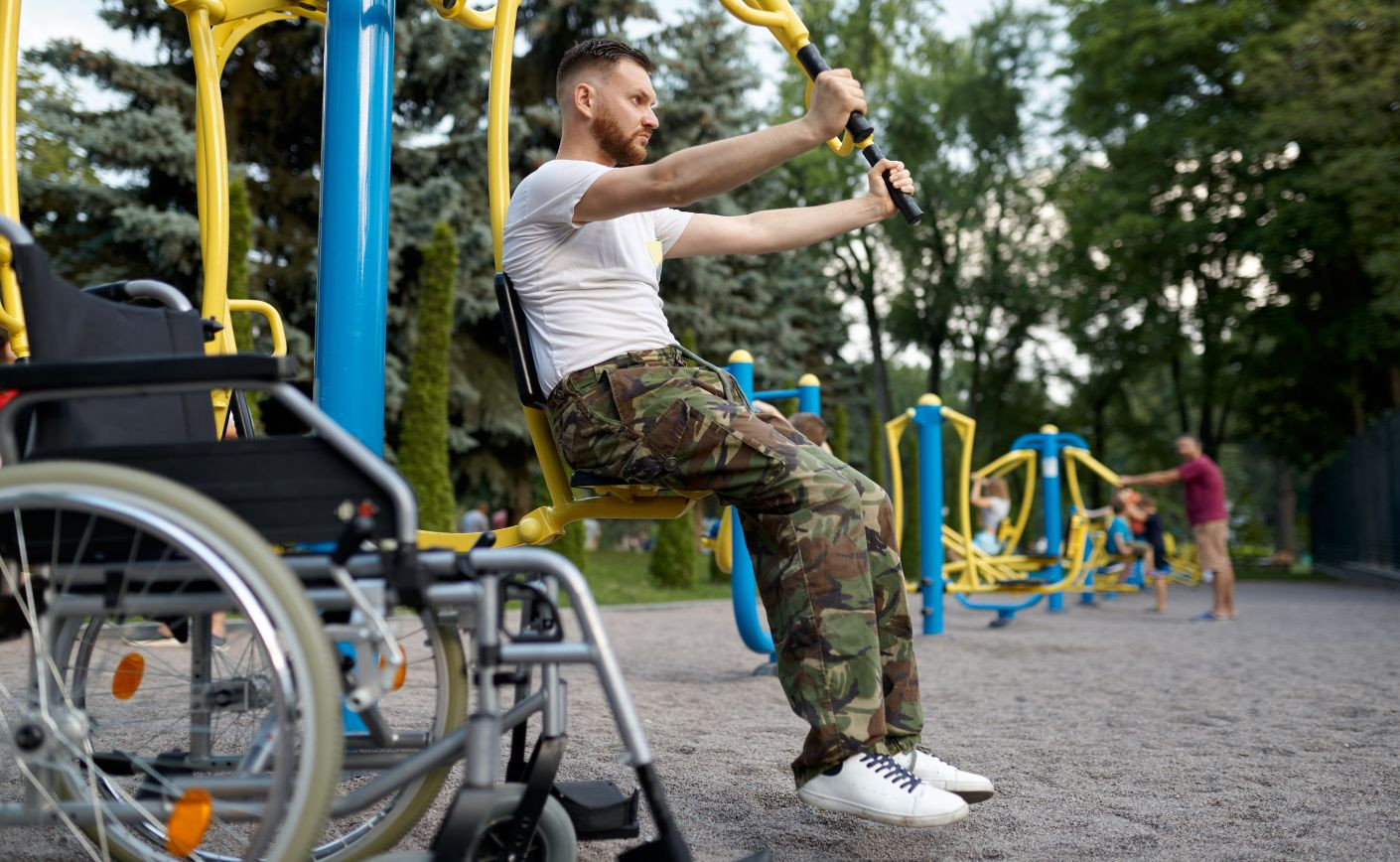 Attrezzi fitness inclusivi: sport accessibile per tutti negli spazi pubblici  Attrezzi fitness inclusivi: sport accessibile per tutti negli spazi pubblici